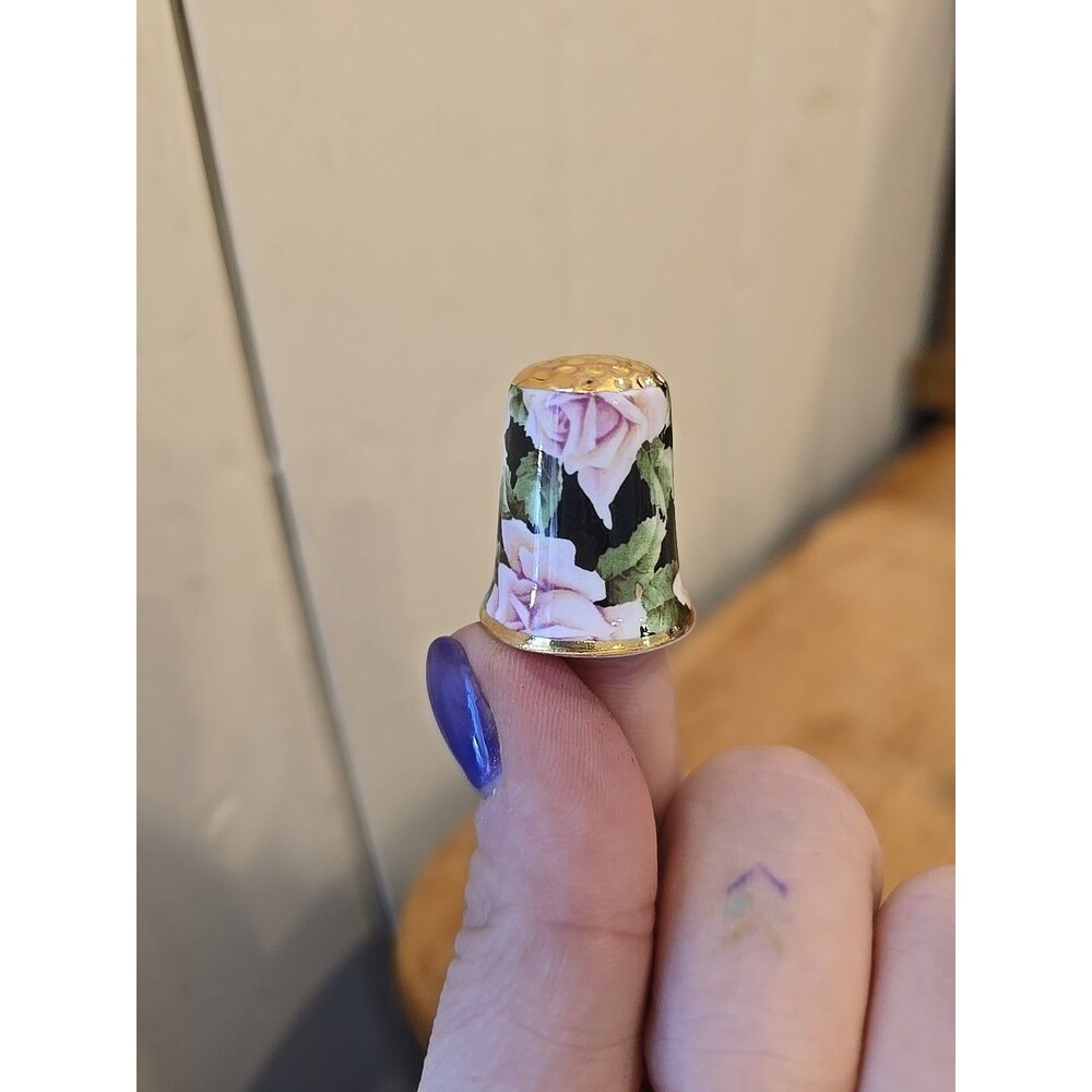 NOS Roses With Gold Edge Gimbles Thimbles Bone China Made In England